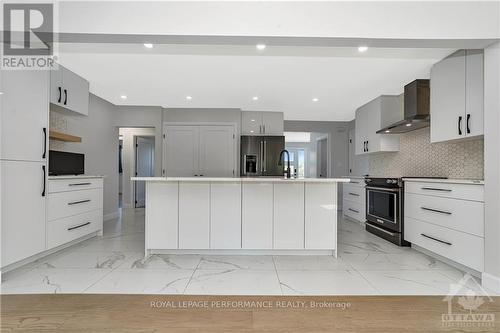 6200 Russell Road, Ottawa, ON - Indoor Photo Showing Kitchen With Upgraded Kitchen