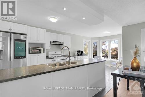 11 Rideau Crossing Crescent, North Grenville, ON - Indoor Photo Showing Kitchen With Double Sink