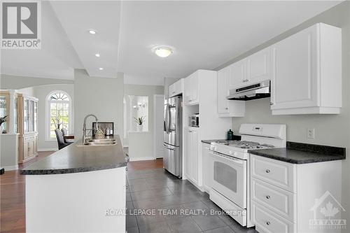 11 Rideau Crossing Crescent, North Grenville, ON - Indoor Photo Showing Kitchen