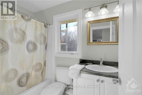 11 Rideau Crossing Crescent, North Grenville, ON - Indoor Photo Showing Bathroom