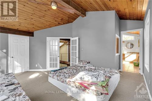 2322 Summerside Drive, Ottawa, ON - Indoor Photo Showing Bedroom