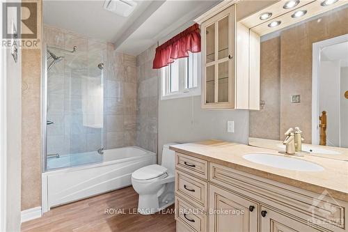 849 Rob Roy Avenue, Ottawa, ON - Indoor Photo Showing Bathroom