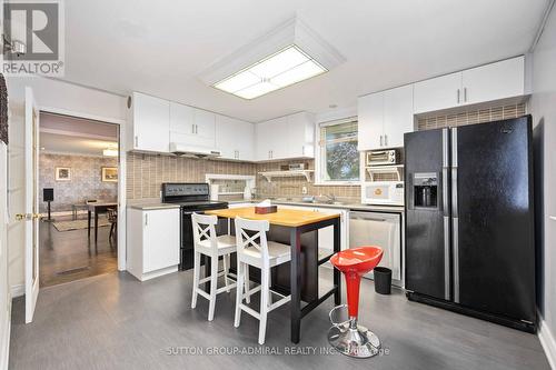 5166 Stouffville Road, Whitchurch-Stouffville, ON - Indoor Photo Showing Kitchen