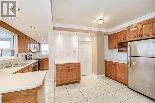 Upper - 1057 Shaw Drive, Mississauga, ON - Indoor Photo Showing Kitchen With Double Sink