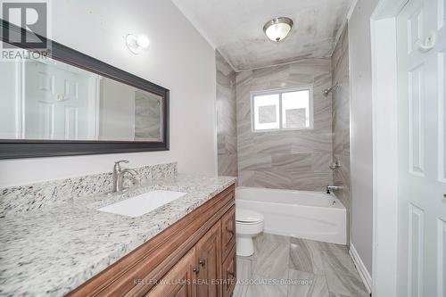 Upper - 1057 Shaw Drive, Mississauga, ON - Indoor Photo Showing Bathroom