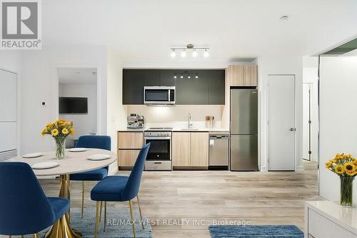 1025 - 3100 Keele Street, Toronto, ON - Indoor Photo Showing Dining Room