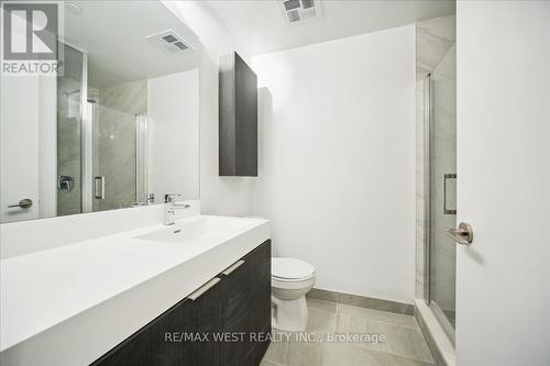 1025 - 3100 Keele Street, Toronto, ON - Indoor Photo Showing Bathroom