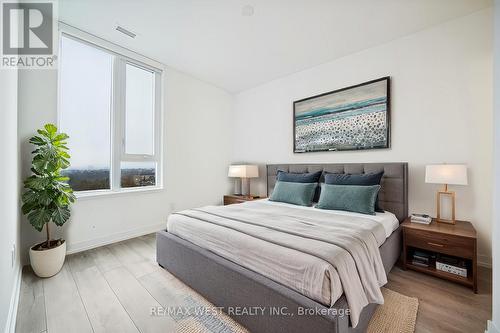 1025 - 3100 Keele Street, Toronto, ON - Indoor Photo Showing Bedroom