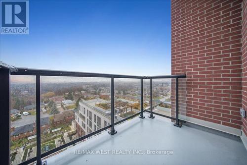 1025 - 3100 Keele Street, Toronto, ON - Outdoor With Balcony