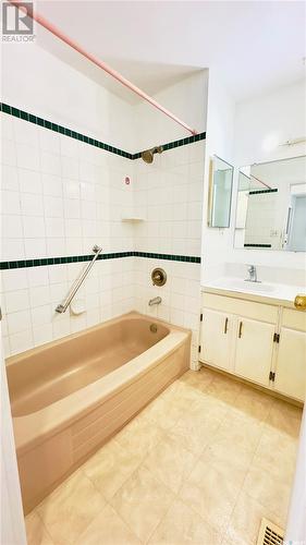 382 Appleby Crescent, Saskatoon, SK - Indoor Photo Showing Bathroom