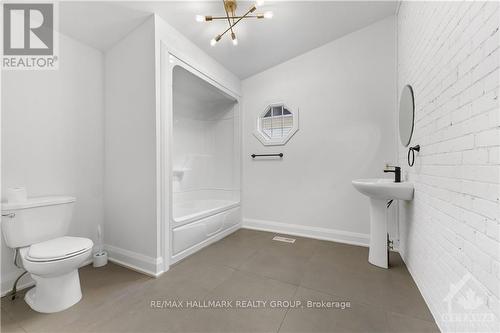 245 John Street N, Arnprior, ON - Indoor Photo Showing Bathroom