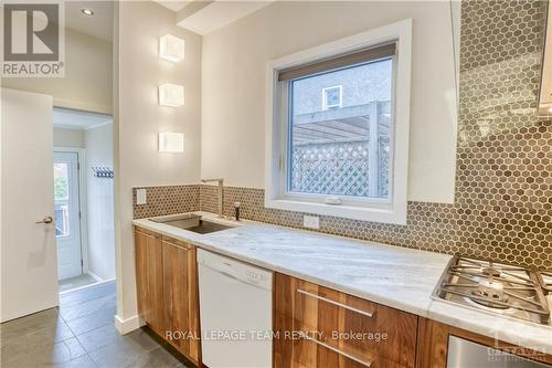 87 Guigues Avenue, Ottawa, ON - Indoor Photo Showing Kitchen