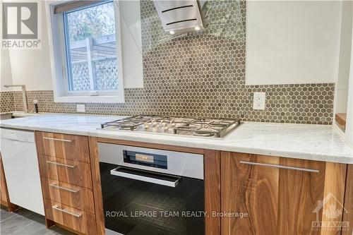 87 Guigues Avenue, Ottawa, ON - Indoor Photo Showing Kitchen With Upgraded Kitchen