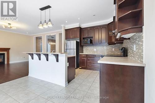 421 Meadowhawk Crescent, Ottawa, ON - Indoor Photo Showing Kitchen