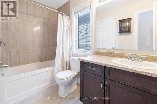 421 Meadowhawk Crescent, Ottawa, ON - Indoor Photo Showing Bathroom