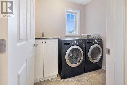 421 Meadowhawk Crescent, Ottawa, ON - Indoor Photo Showing Laundry Room