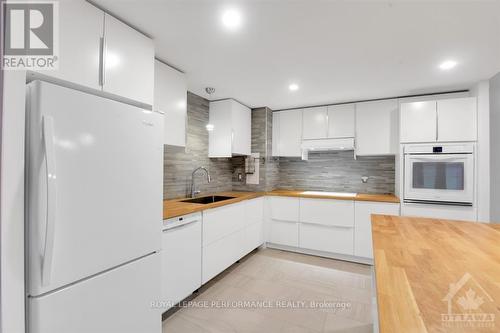 102 - 2951 Riverside Drive, Ottawa, ON - Indoor Photo Showing Kitchen