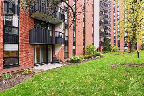 102 - 2951 Riverside Drive, Ottawa, ON - Outdoor