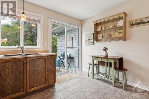 1012 Teena Colleen, Ottawa, ON - Indoor Photo Showing Kitchen With Double Sink