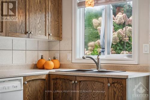 1012 Teena Colleen, Ottawa, ON - Indoor Photo Showing Kitchen With Double Sink