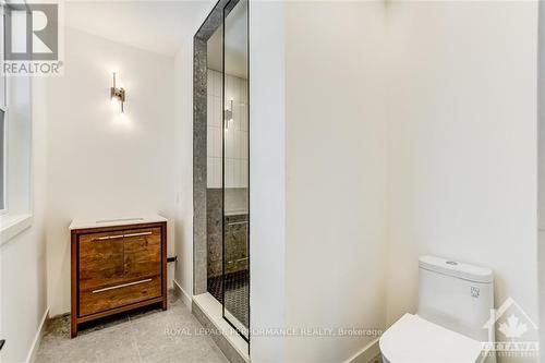 191 Stanley Avenue, Ottawa, ON - Indoor Photo Showing Bathroom