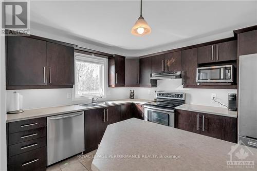 28 Brisson Street, North Stormont, ON - Indoor Photo Showing Kitchen With Stainless Steel Kitchen