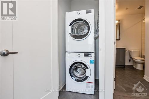 4007 - 805 Carling Avenue, Ottawa, ON - Indoor Photo Showing Laundry Room