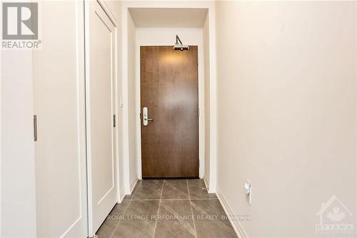 4007 - 805 Carling Avenue, Ottawa, ON - Indoor Photo Showing Other Room