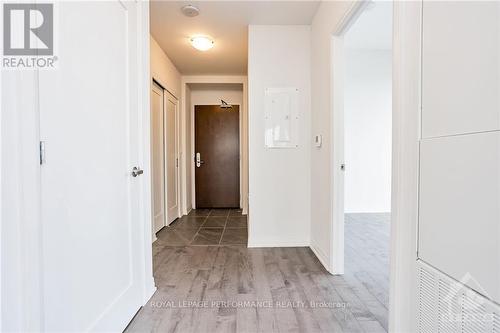 4007 - 805 Carling Avenue, Ottawa, ON - Indoor Photo Showing Other Room