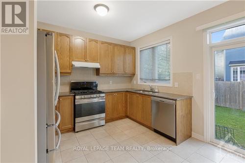 405 Brigatine Avenue, Ottawa, ON - Indoor Photo Showing Kitchen