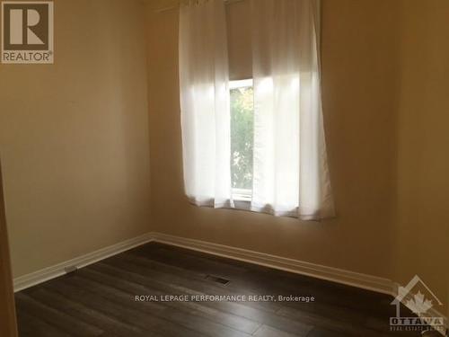 28 Sweetland Avenue, Ottawa, ON - Indoor Photo Showing Other Room