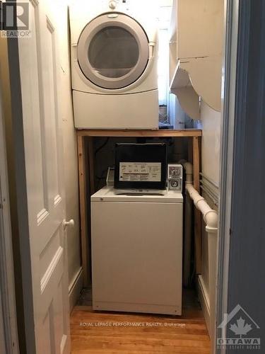 28 Sweetland Avenue, Ottawa, ON - Indoor Photo Showing Laundry Room