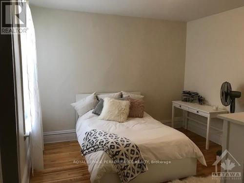 28 Sweetland Avenue, Ottawa, ON - Indoor Photo Showing Bedroom