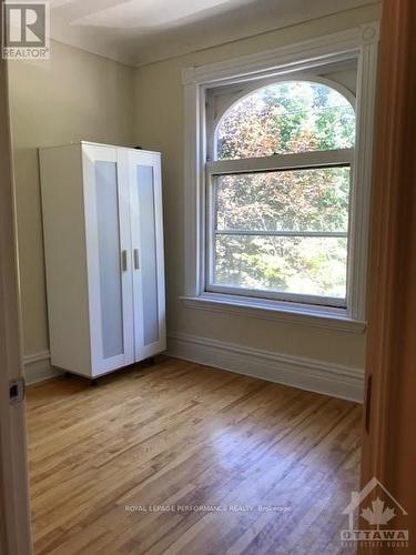 28 Sweetland Avenue, Ottawa, ON - Indoor Photo Showing Other Room