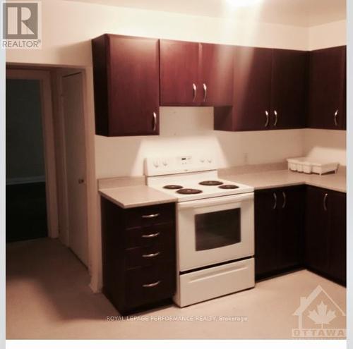 28 Sweetland Avenue, Ottawa, ON - Indoor Photo Showing Kitchen