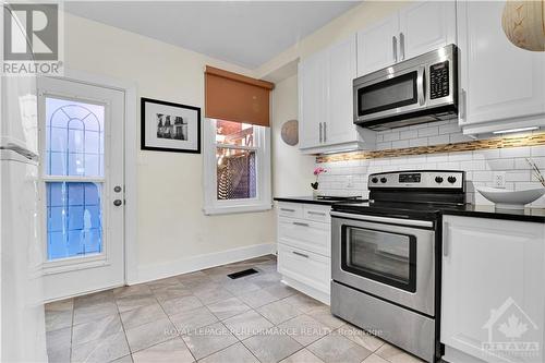 372 Mackay Street, Ottawa, ON - Indoor Photo Showing Kitchen