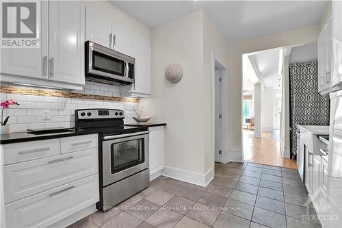 372 Mackay Street, Ottawa, ON - Indoor Photo Showing Kitchen With Upgraded Kitchen