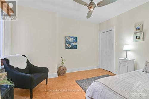 372 Mackay Street, Ottawa, ON - Indoor Photo Showing Bedroom