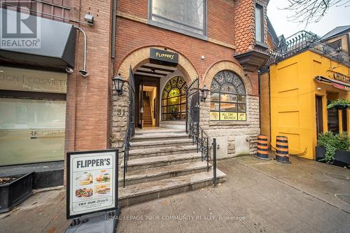 2F - 31 Elm Street, Toronto, ON 