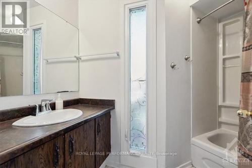 44 - 44 Compata Way, Ottawa, ON - Indoor Photo Showing Bathroom