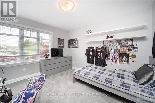 441 Hartleigh Avenue, Ottawa, ON - Indoor Photo Showing Bedroom