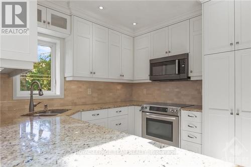 612 Highland Avenue, Ottawa, ON - Indoor Photo Showing Kitchen With Double Sink