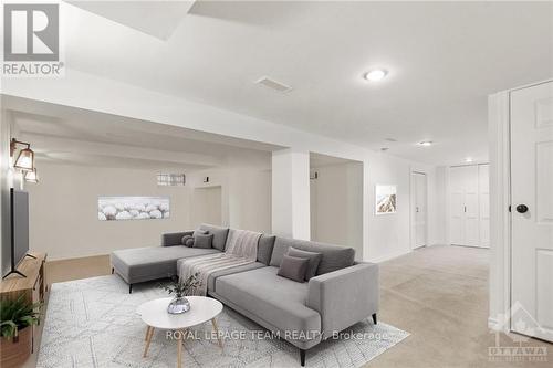 612 Highland Avenue, Ottawa, ON - Indoor Photo Showing Living Room