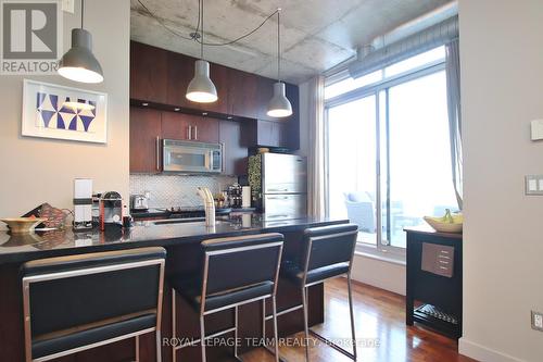 907 - 383 Cumberland Street, Ottawa, ON - Indoor Photo Showing Kitchen