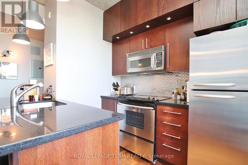 907 - 383 Cumberland Street, Ottawa, ON - Indoor Photo Showing Kitchen With Stainless Steel Kitchen With Upgraded Kitchen