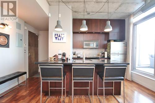 907 - 383 Cumberland Street, Ottawa, ON - Indoor Photo Showing Kitchen With Upgraded Kitchen