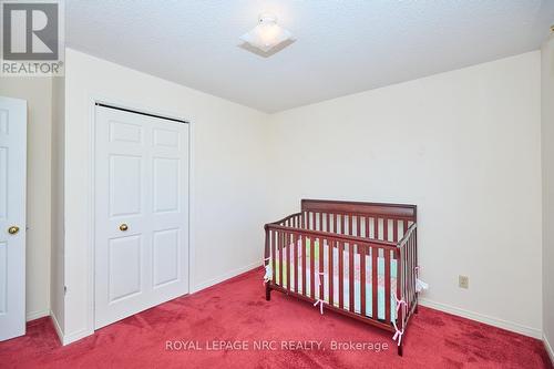 7304 Lakewood Crescent, Niagara Falls (220 - Oldfield), ON - Indoor Photo Showing Bedroom