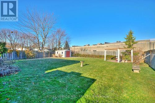 7304 Lakewood Crescent, Niagara Falls (220 - Oldfield), ON - Outdoor With Backyard