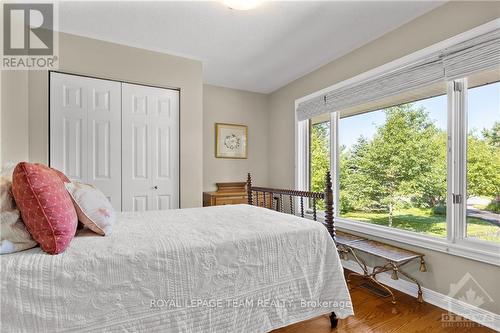 136 Kerscott Heights Way, Ottawa, ON - Indoor Photo Showing Bedroom