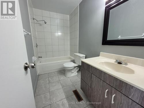 66 - 585 Gainsborough Road, London, ON - Indoor Photo Showing Bathroom